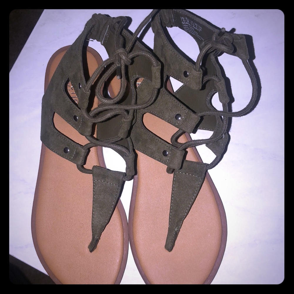 Kenneth Cole reaction sandals